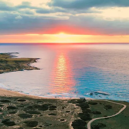 Tekos Golden Hills Beachfront & Restaurant Location ! 3* Rizokarpaso
