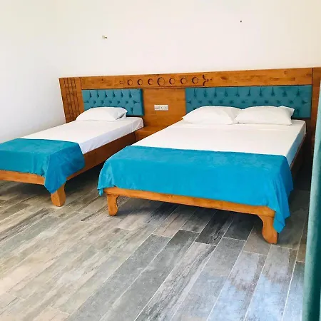 Tekos Golden Hills Beachfront & Restaurant Location ! 3* Rizokarpaso