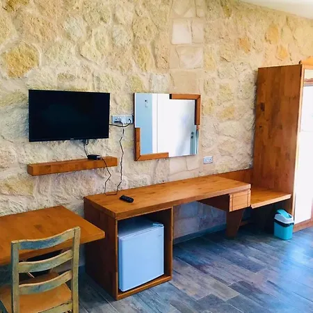 Tekos Golden Hills Beachfront & Restaurant Location ! Hotel