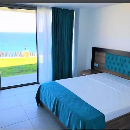 Tekos Golden Hills Beachfront & Restaurant Location ! 호텔 Rizokarpaso